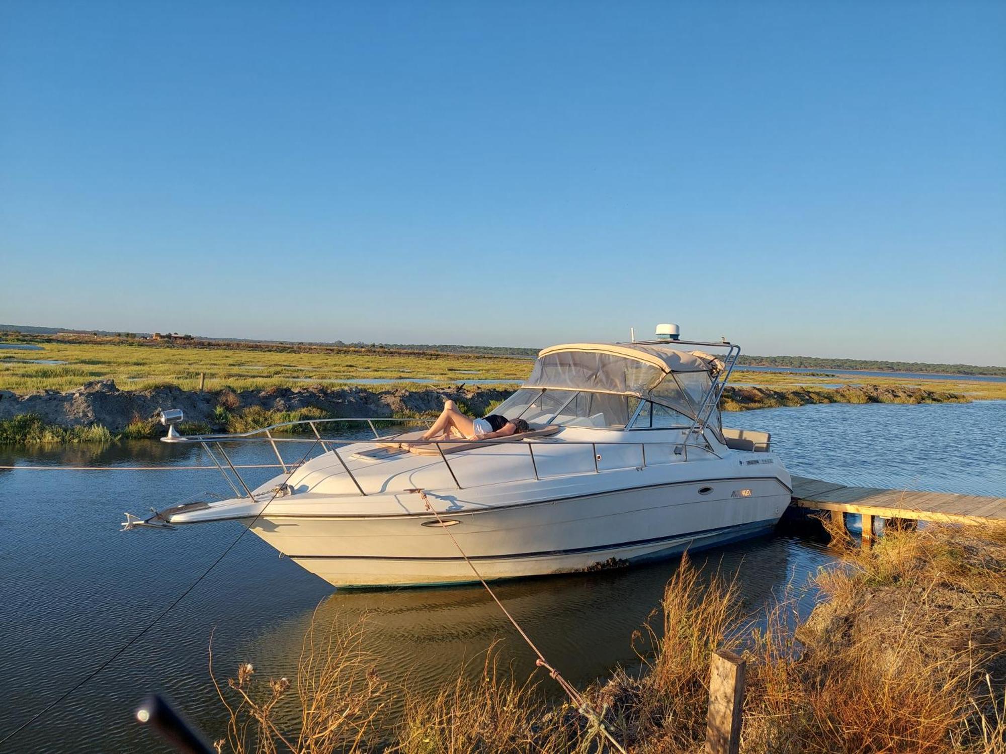 Botel Comporta Side - Boat